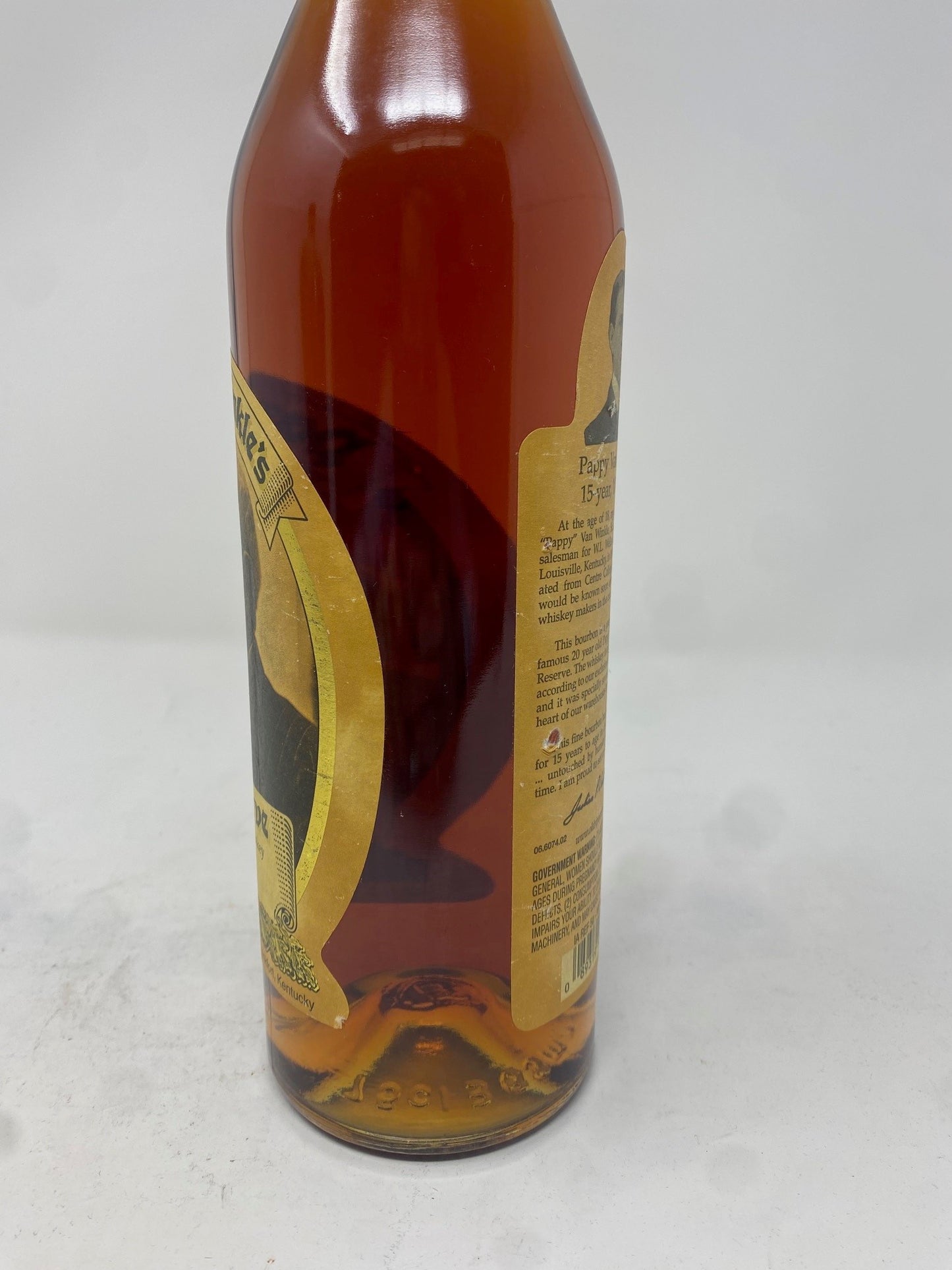 Pappy Van Winkle 15 Year Family Reserve (2022 Release) Kentucky Straight Bourbon Whiskey