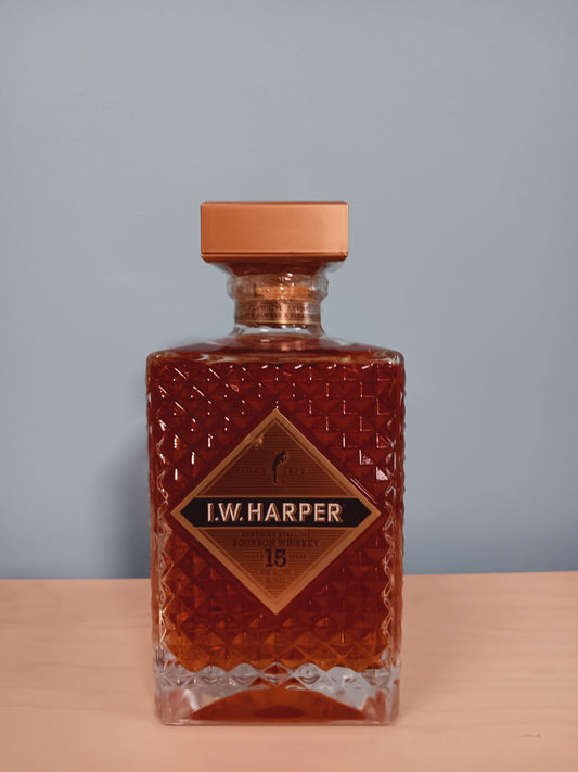 I.W. Harper 15 Year Kentucky Straight Bourbon Whiskey (750ml)